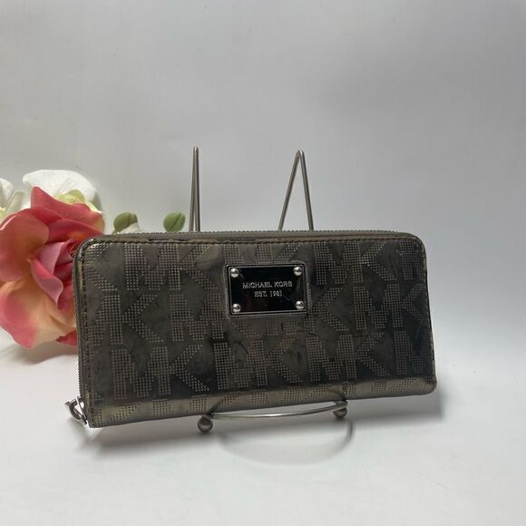Vintage Michael Kors Zippy Wallet - Picture 1 of 7
